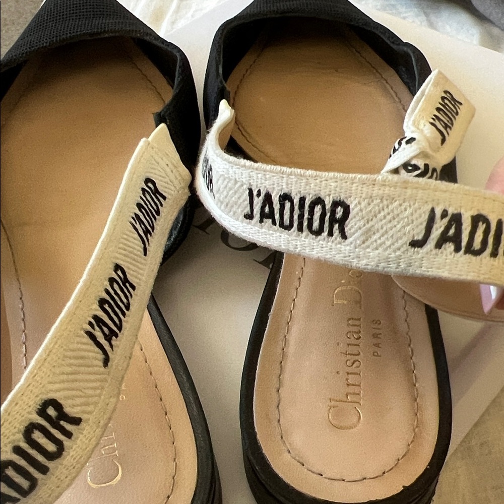 ‼️SOLD‼️ Dior Black Pointed-Toe Slingback Flats with Cream J'Adior Straps - Picture 6 of 13